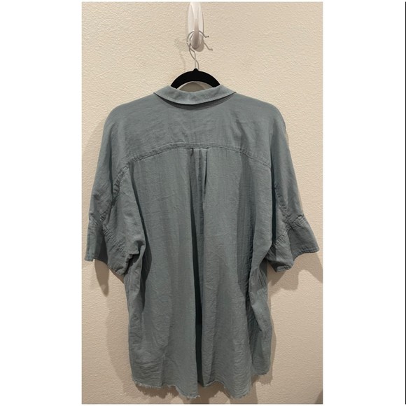 FREE PEOPLE Oversized Buttons Down Short Sleeve Shirt - Picture 5 of 6